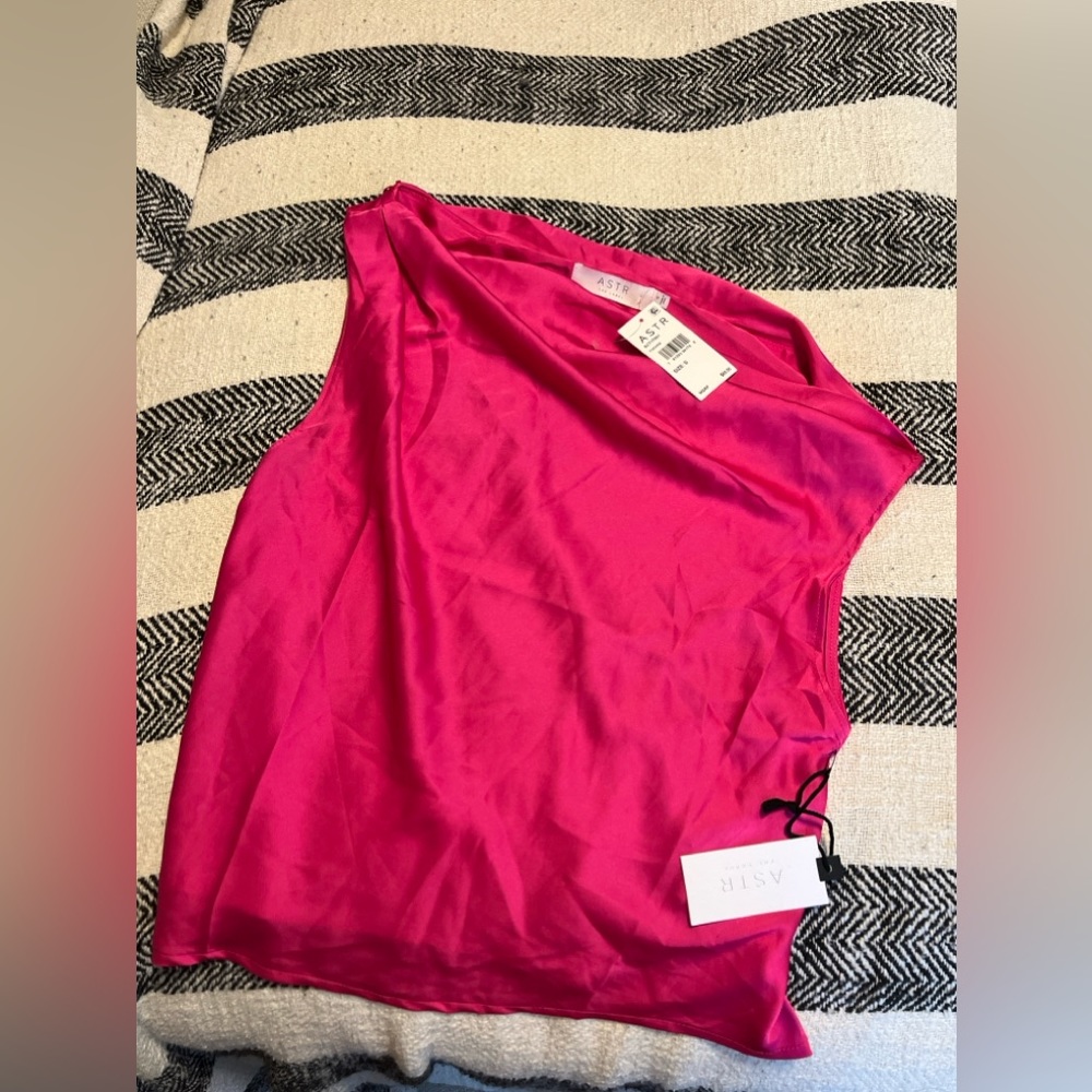 ASTR Off-Shoulder Blouse